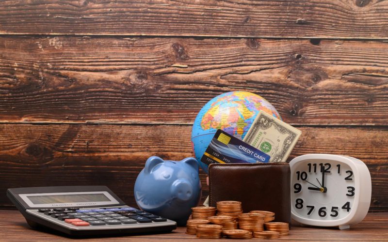 save-money-invest-stock-grow-financial-income save-money-invest-stock-grow-financial-income
